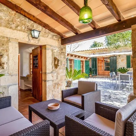 בית נופש Charmante Laendliche Martorell Mit Schwimmbad By Interhome