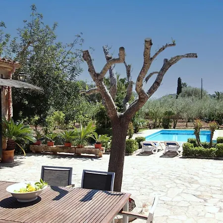 Charmante Laendliche Martorell Mit Schwimmbad By Interhome *