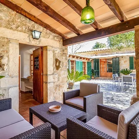 Charmante Laendliche Martorell Mit Schwimmbad By Interhome