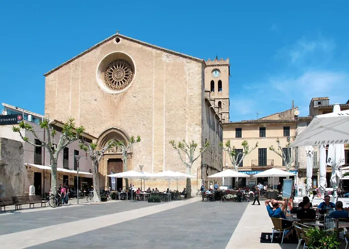 Charmante Laendliche Martorell Mit Schwimmbad By Interhome *